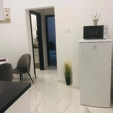 Belvarosi Apartman 1 *
